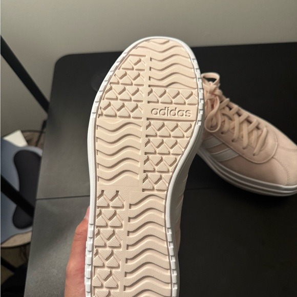 Adidas Women's light Pink Sneakers - NEW - Picture 6 of 7